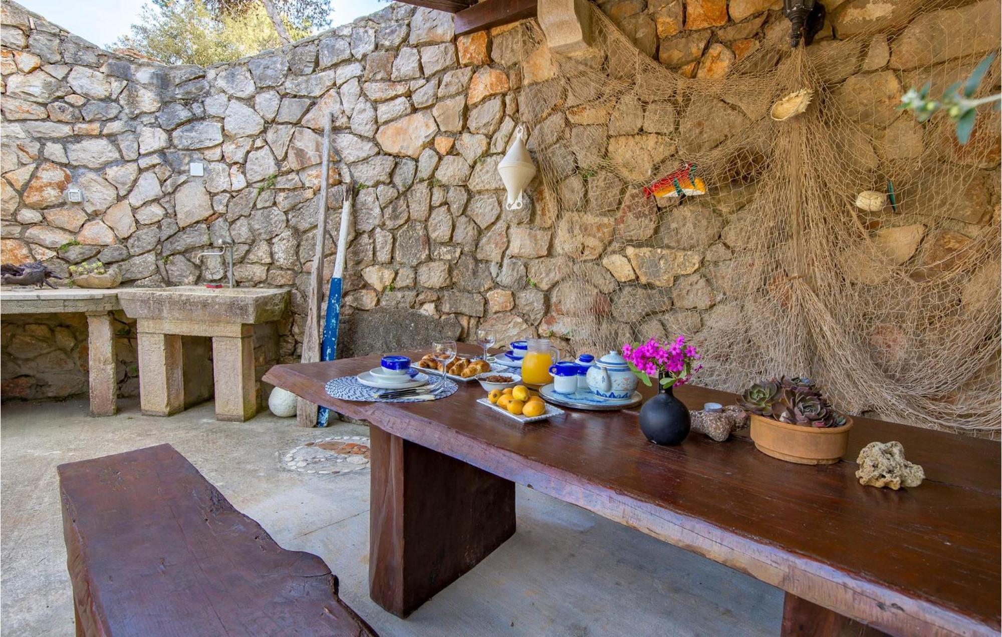Awesome Home In Veli Lošinj Exterior foto
