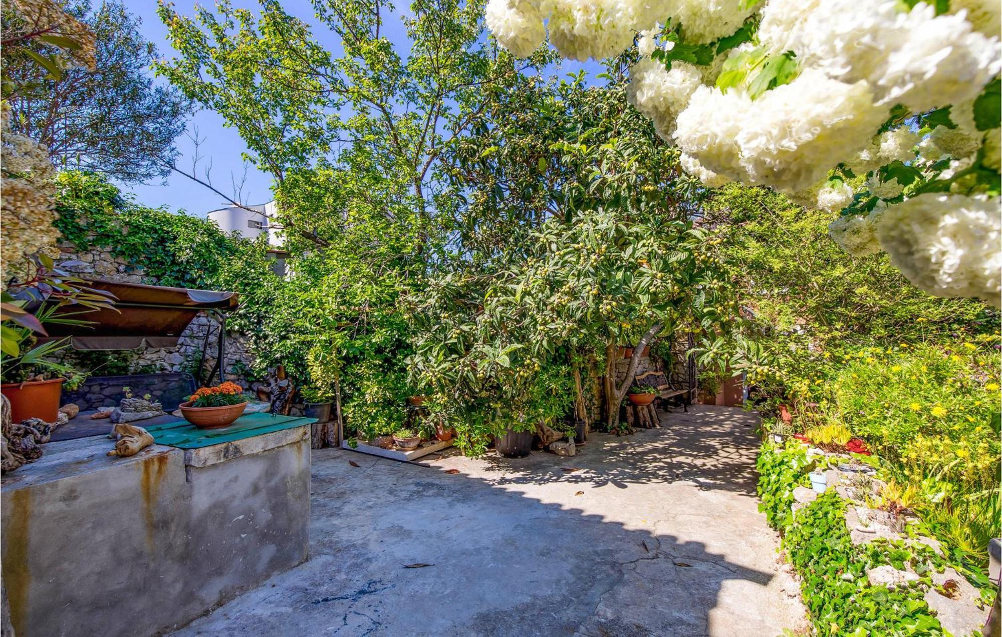 Awesome Home In Veli Lošinj Exterior foto